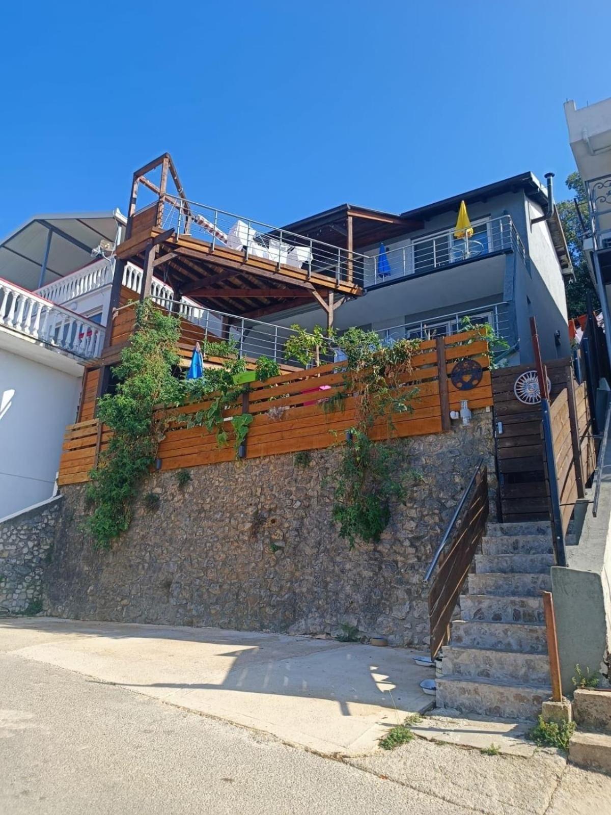 Carefree Apartments Улцинь Экстерьер фото